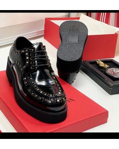 Valentino shoe shinny